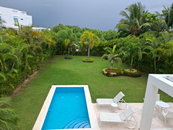 Hermosa villa a pasos de la playa