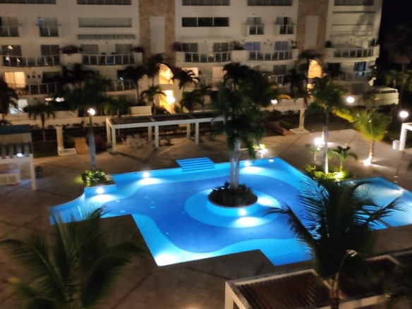 Hermoso apartamento en avenida turística